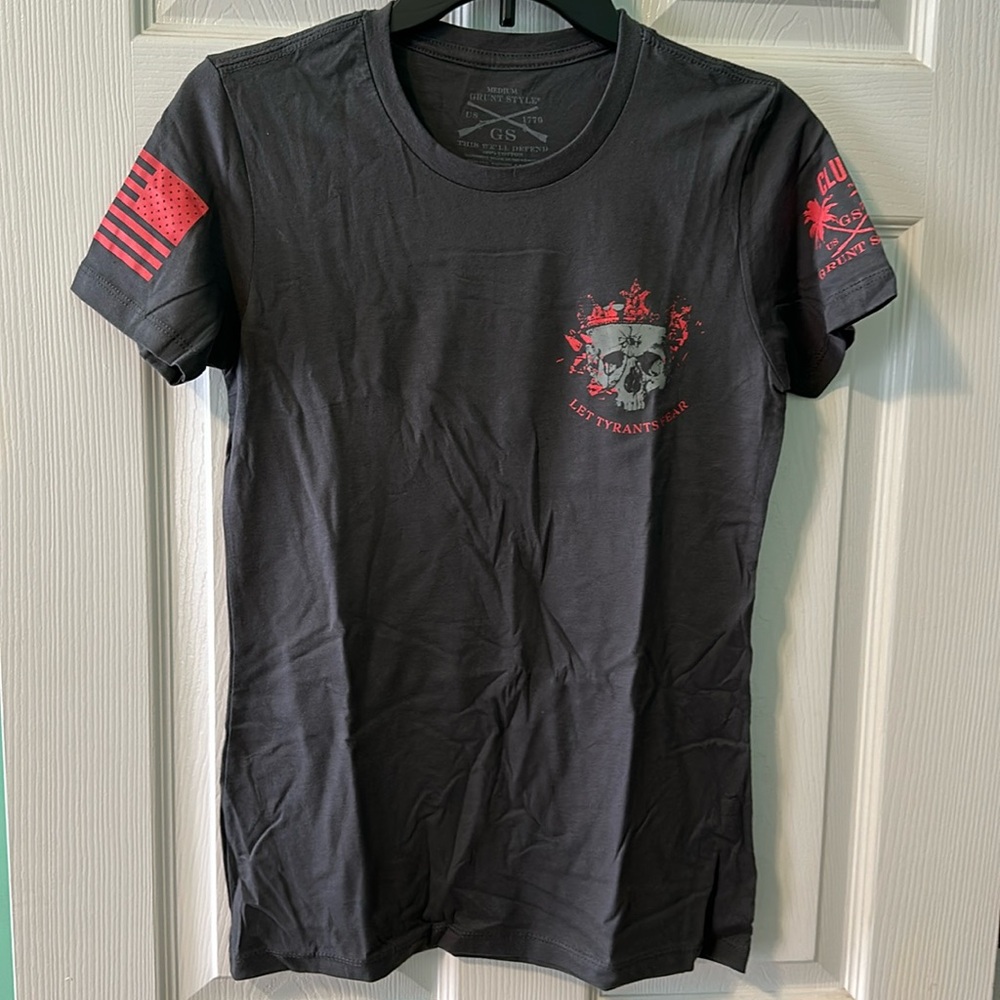 Women’s Club Grunt Style T-Shirt.